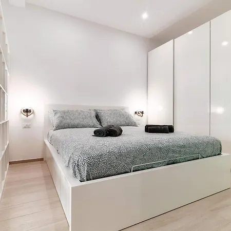 Hostini Como- Downtown Apartment